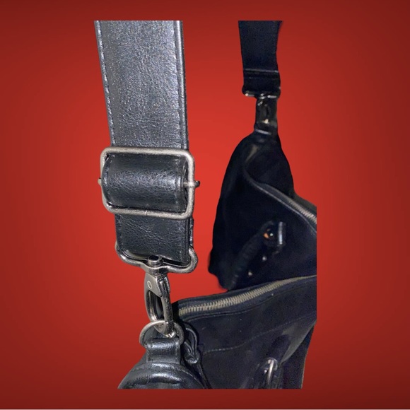 Victoria's Secret Black Faux Leather Carry On Over Night Weekender Travel Bag - Picture 9 of 12